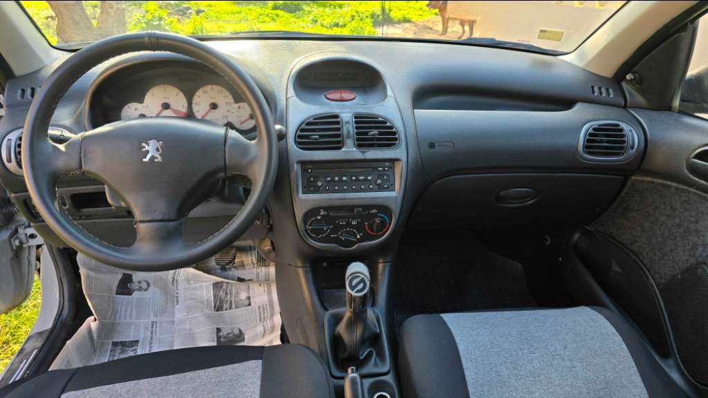 A Vendre Peugeot 206 hdi