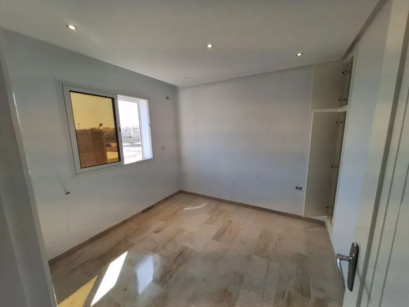 Triplex S+4 avec S+1 – El Ghazela