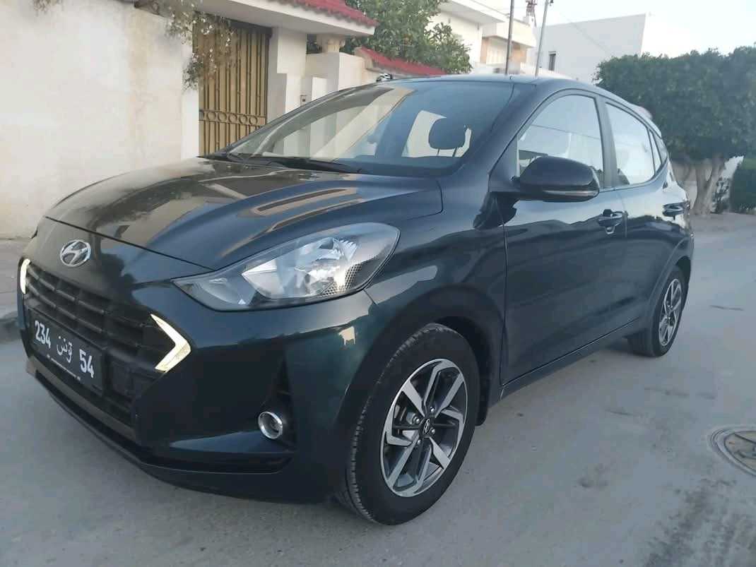 HYANDAI GRAND I 10 PREMIÈRE MAIN EN EXCELLENT ÉTAT 