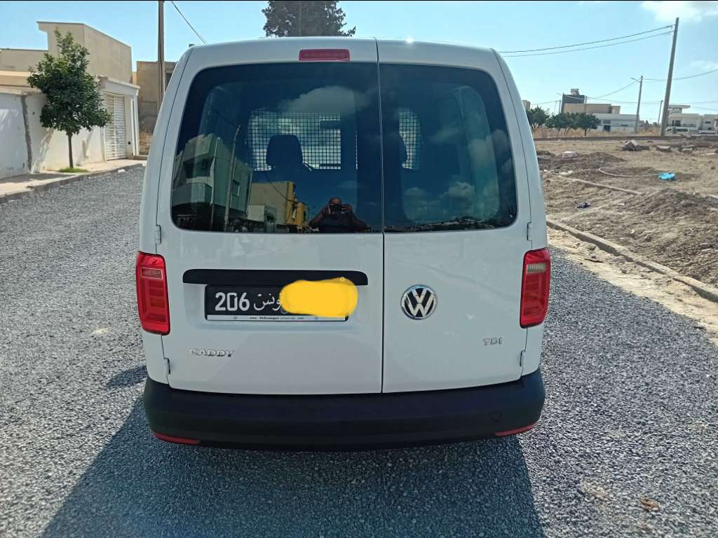 A vendre ou échange caddy diesel 1.6 tdi première main année 2019 tel 55090199