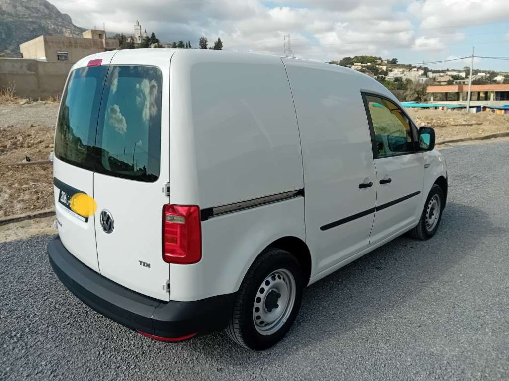 A vendre ou échange caddy diesel 1.6 tdi première main année 2019 tel 55090199