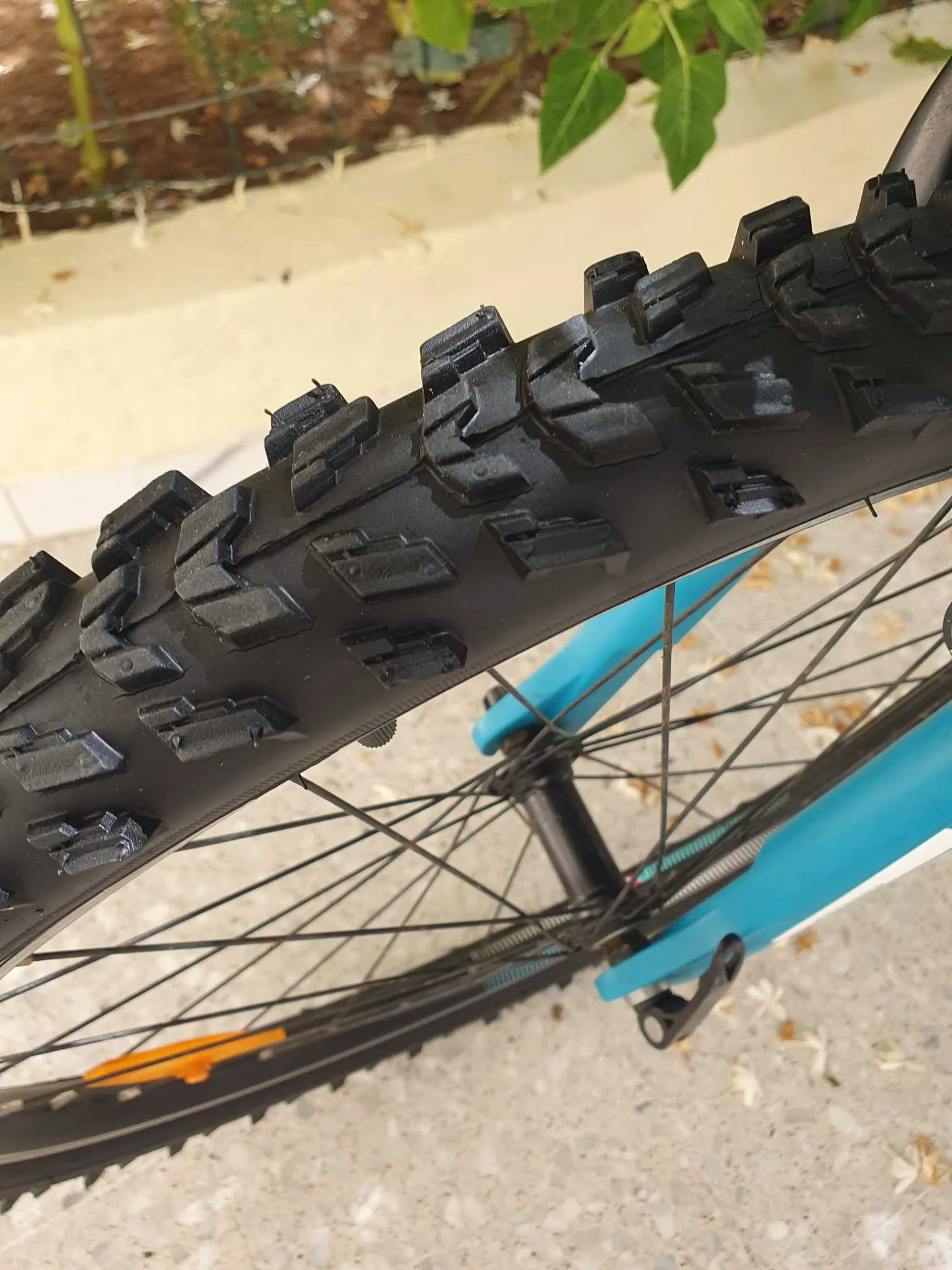 VTT cube race 24pouce alu importer