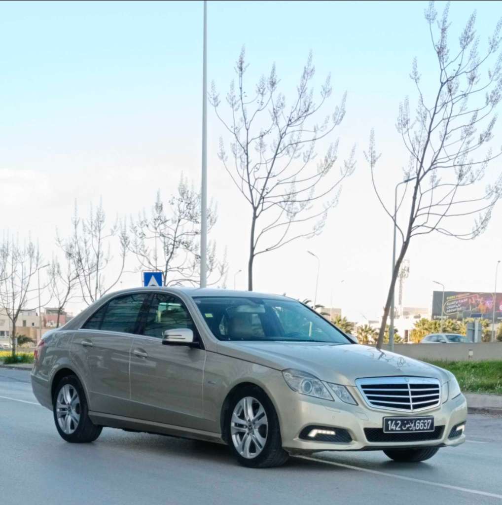 đ mercedes E 200