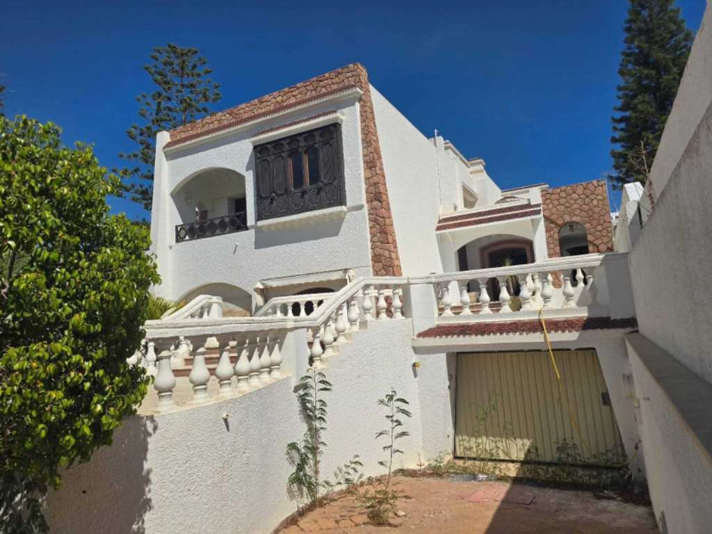 Villa 1500 m2 route touristique kantaoui 