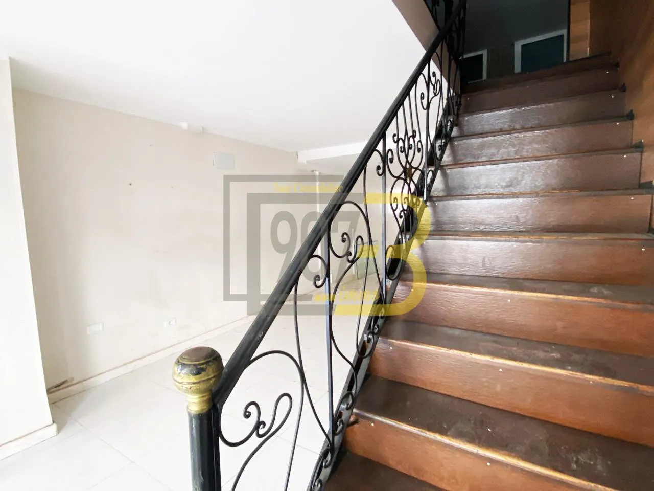 Local Commercial à Louer – Ennasr 2