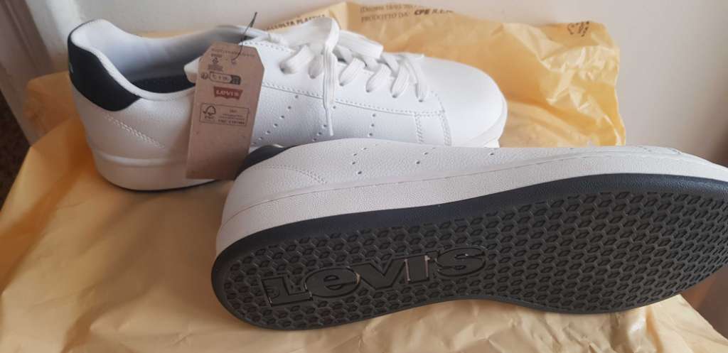Basket levis importé
