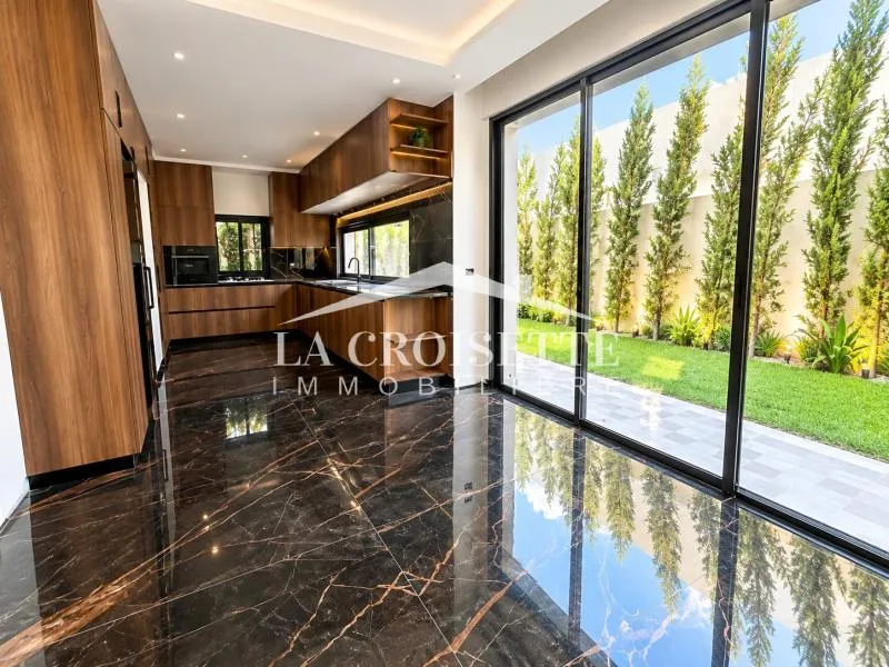 Duplex S+5 avec piscine aux Jardins de Carthage MDL0690