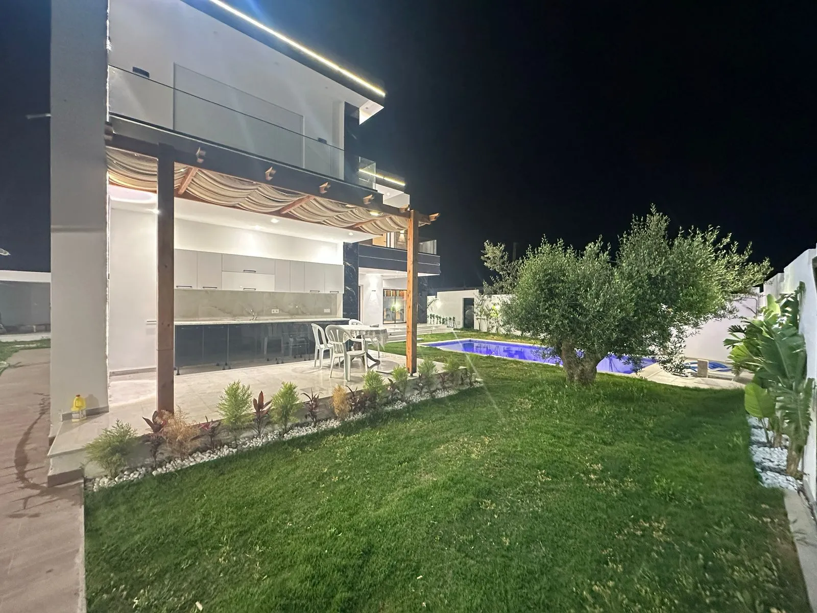 A vendre une charmante villa de style moderne