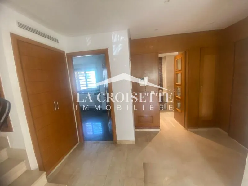 Duplex s+3 avec jardin à La Marsa MDL0666