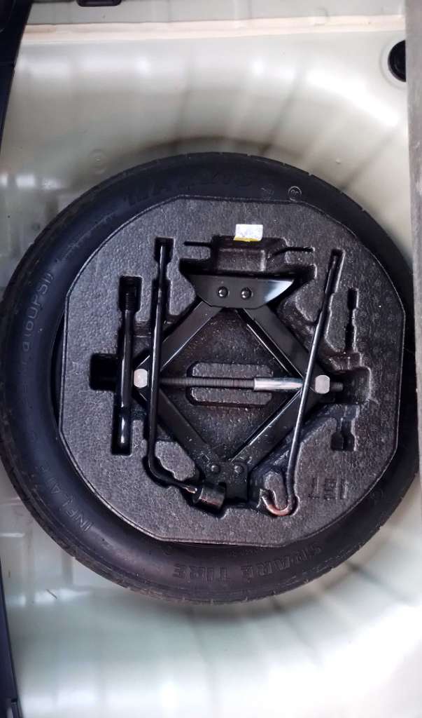 KIA RIO NEUF PREMIERE MAIN 