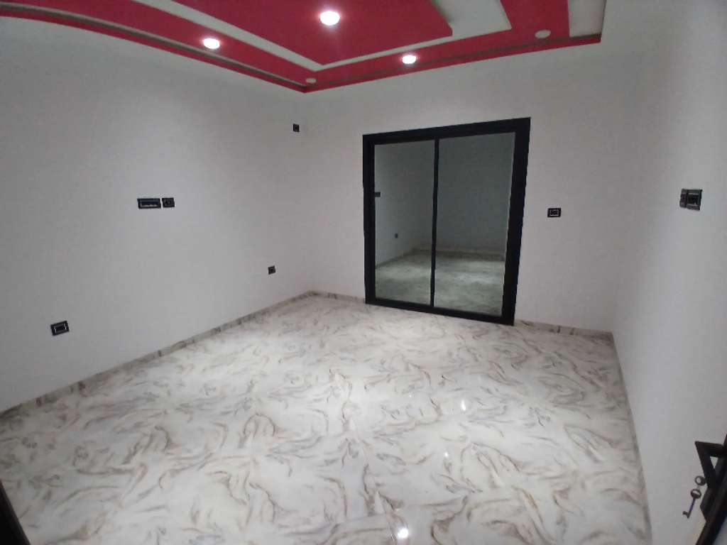 A vendre 2 appartement type S+2. situé au premier étage deuxième étage zone akouda