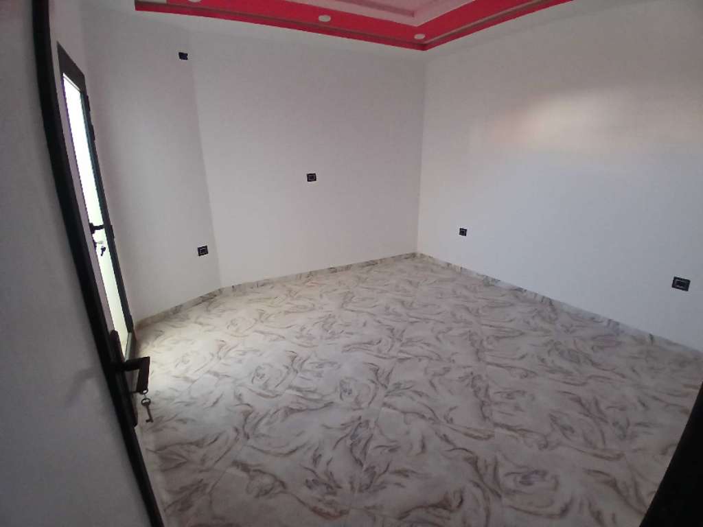 A vendre 2 appartement type S+2. situé au premier étage deuxième étage zone akouda