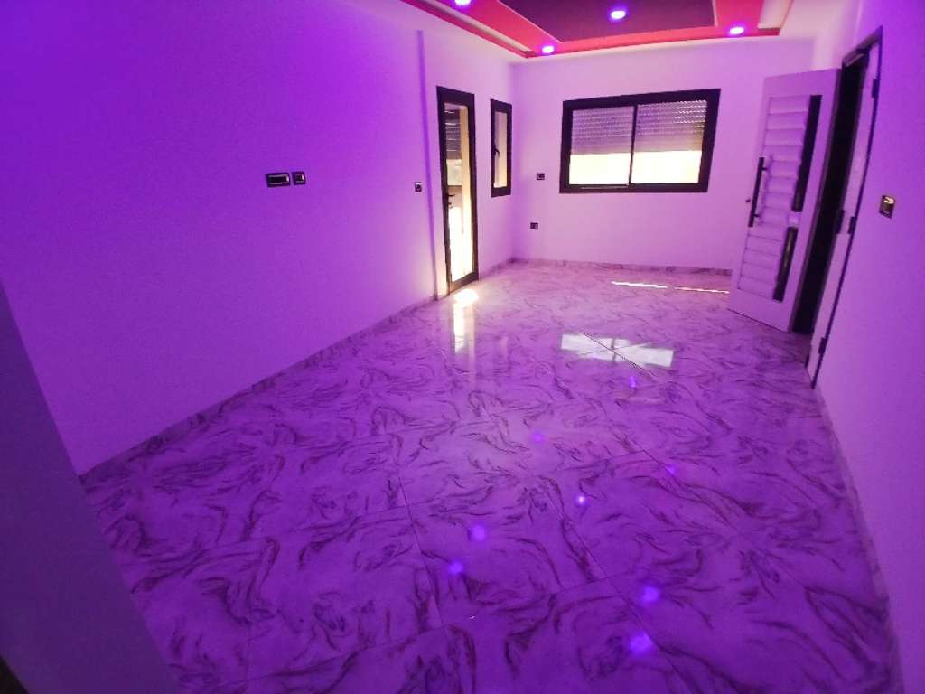 A vendre 2 appartement type S+2. situé au premier étage deuxième étage zone akouda