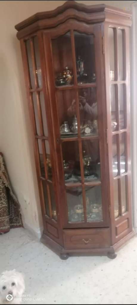 Argantiere en bois Rouge en très bon état a vendre 