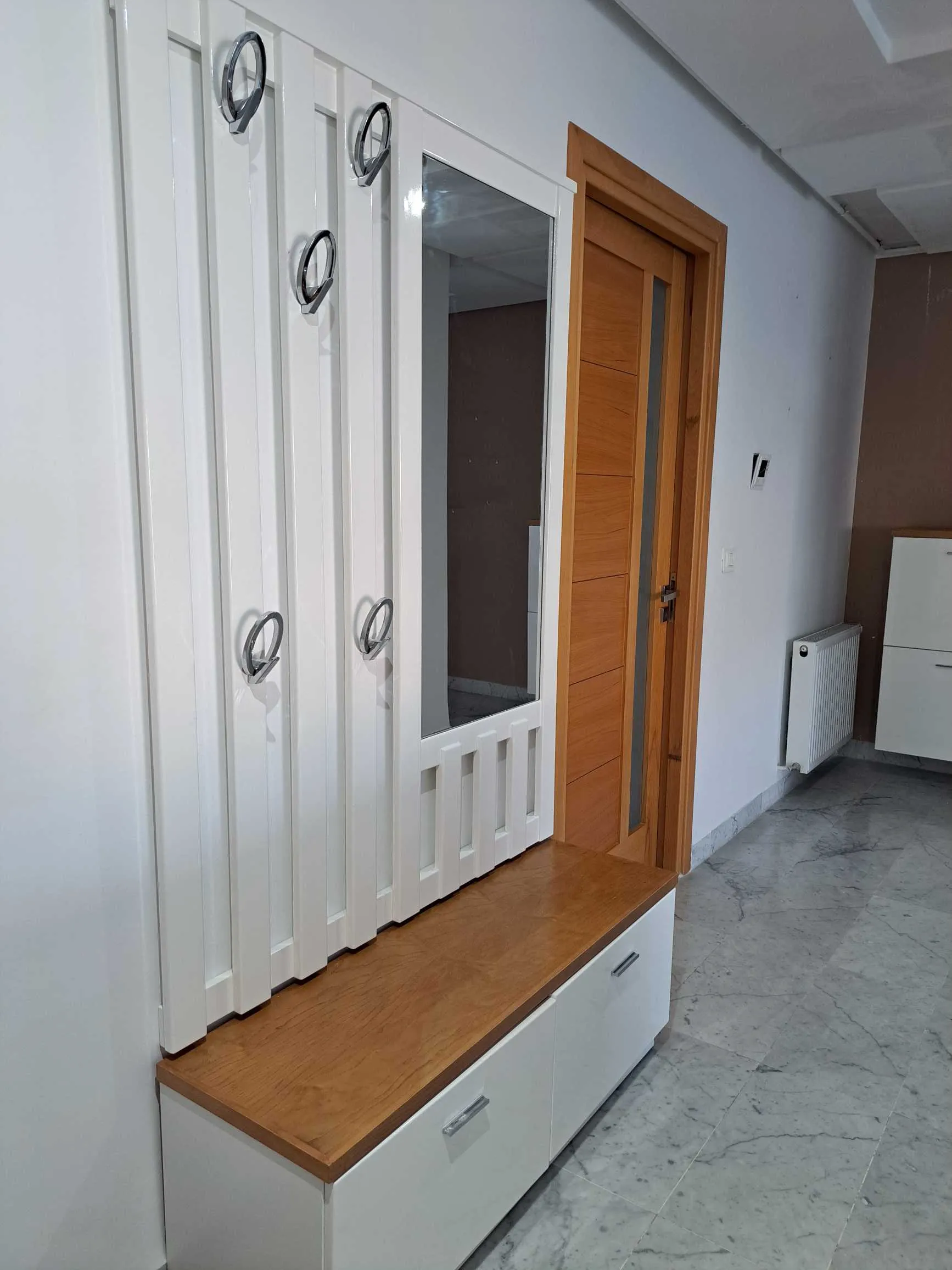 MEUBLE D'ENTREE et MEUBLE CHAUSSURE