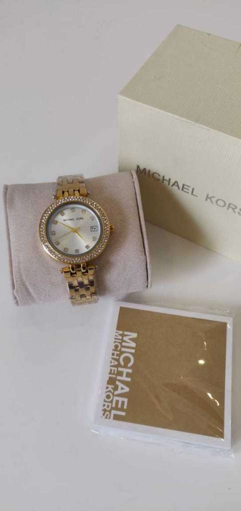 🕰️ MONTRE DE LUXE À PRIX CHOC 🕰️
Rolex • Armani • Guess • Calvin Klein • Swatch+ Autres Marques