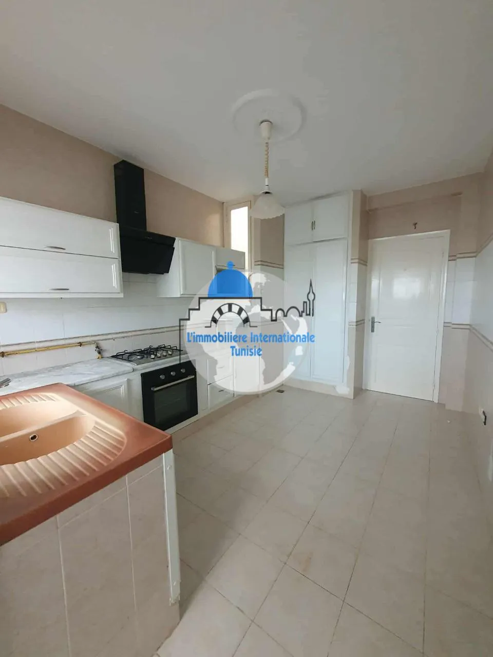 Location S+3 au 2 eme étage à Hammam Sousse