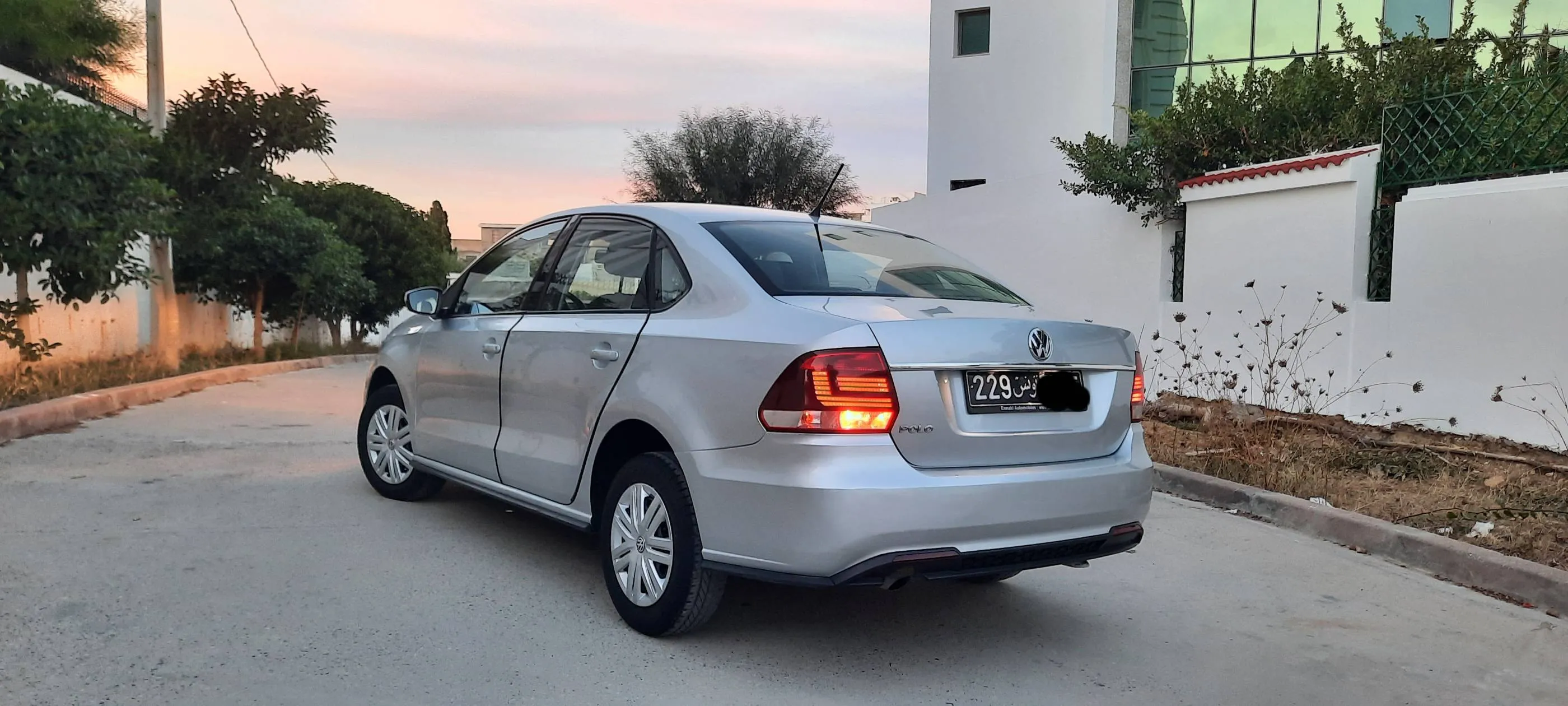 Polo sedan etat origine 4cylindres 5cv essence 1.4L Tl:28431642