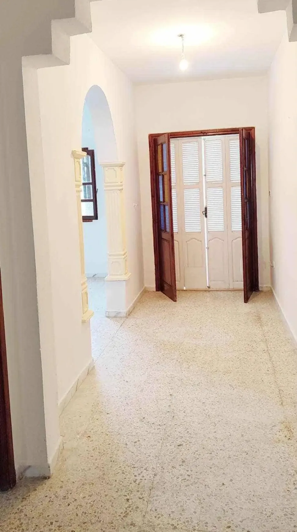 Location S2 vide à La Marsa