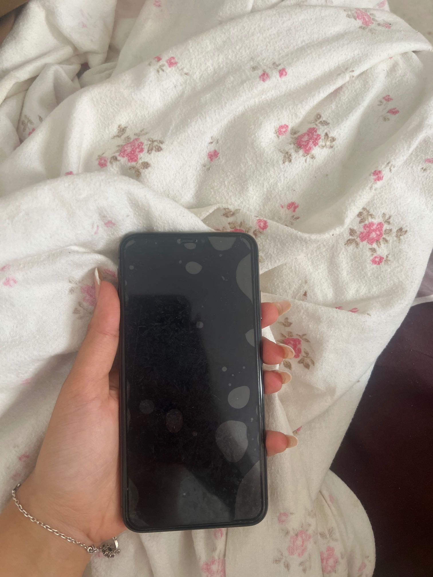 iPhone XS Max – 64 Go  Prix : 450 DT (négociable)