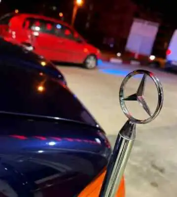 Drapeau diplomatique Mercedes_benz 
