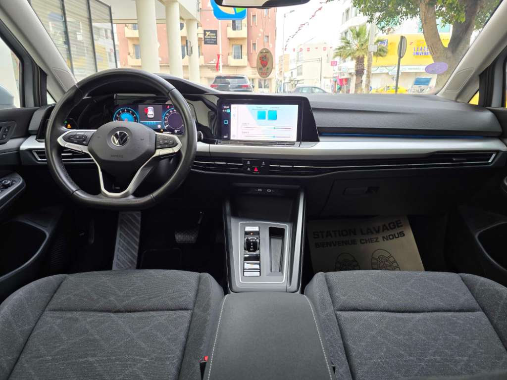Av Golf 8 Life modéle 10.2021 boîte auto essence eTsi ttoption importée tél 23.964.164/27.550.630
