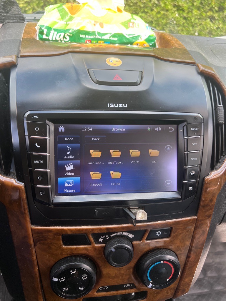 Poste autoradio ISUZU DMAX 2013