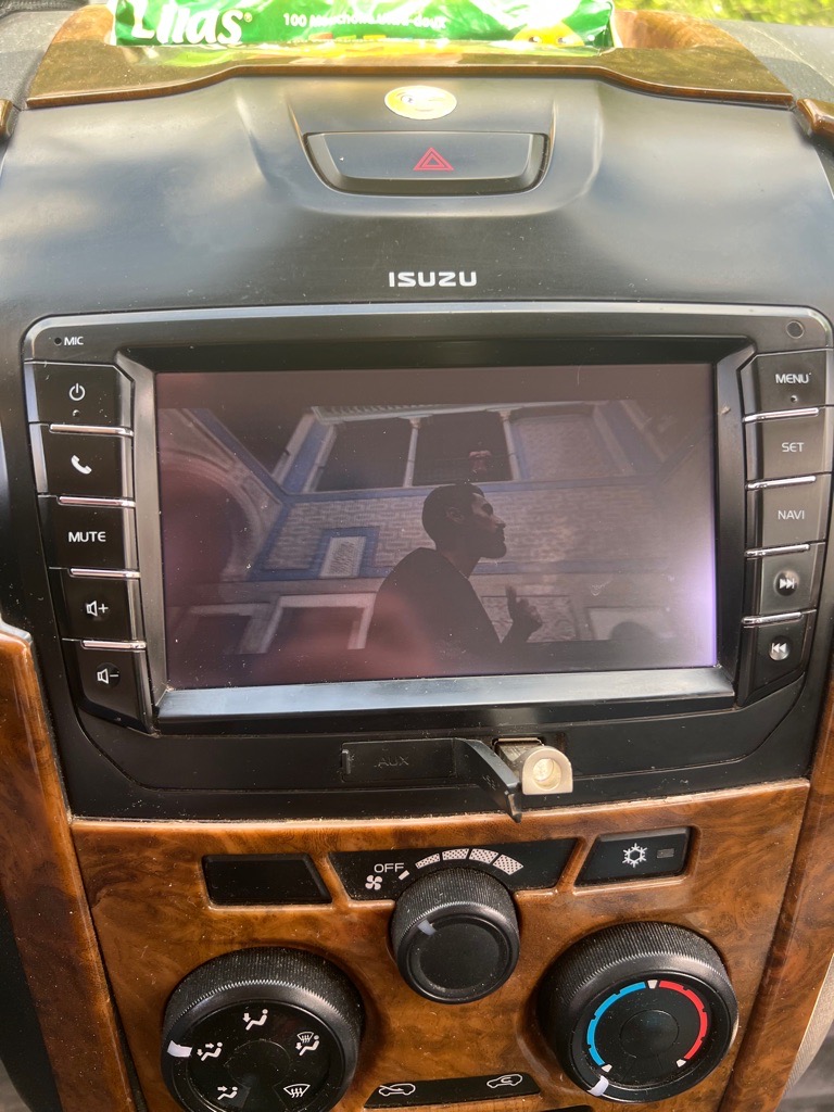 Poste autoradio ISUZU DMAX 2013