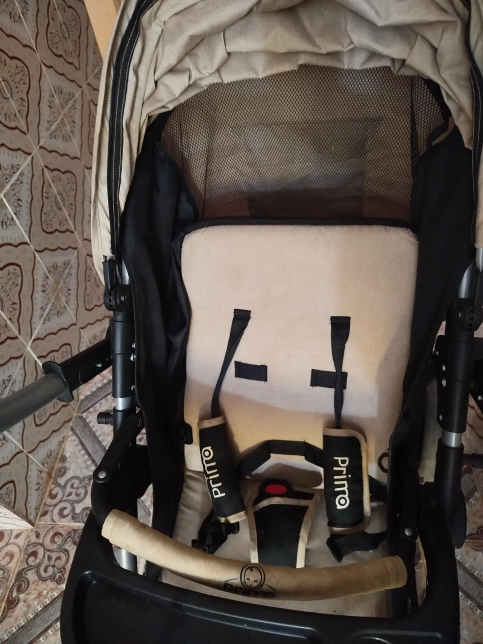 Vente au kef d'une poussette bébé Prima
