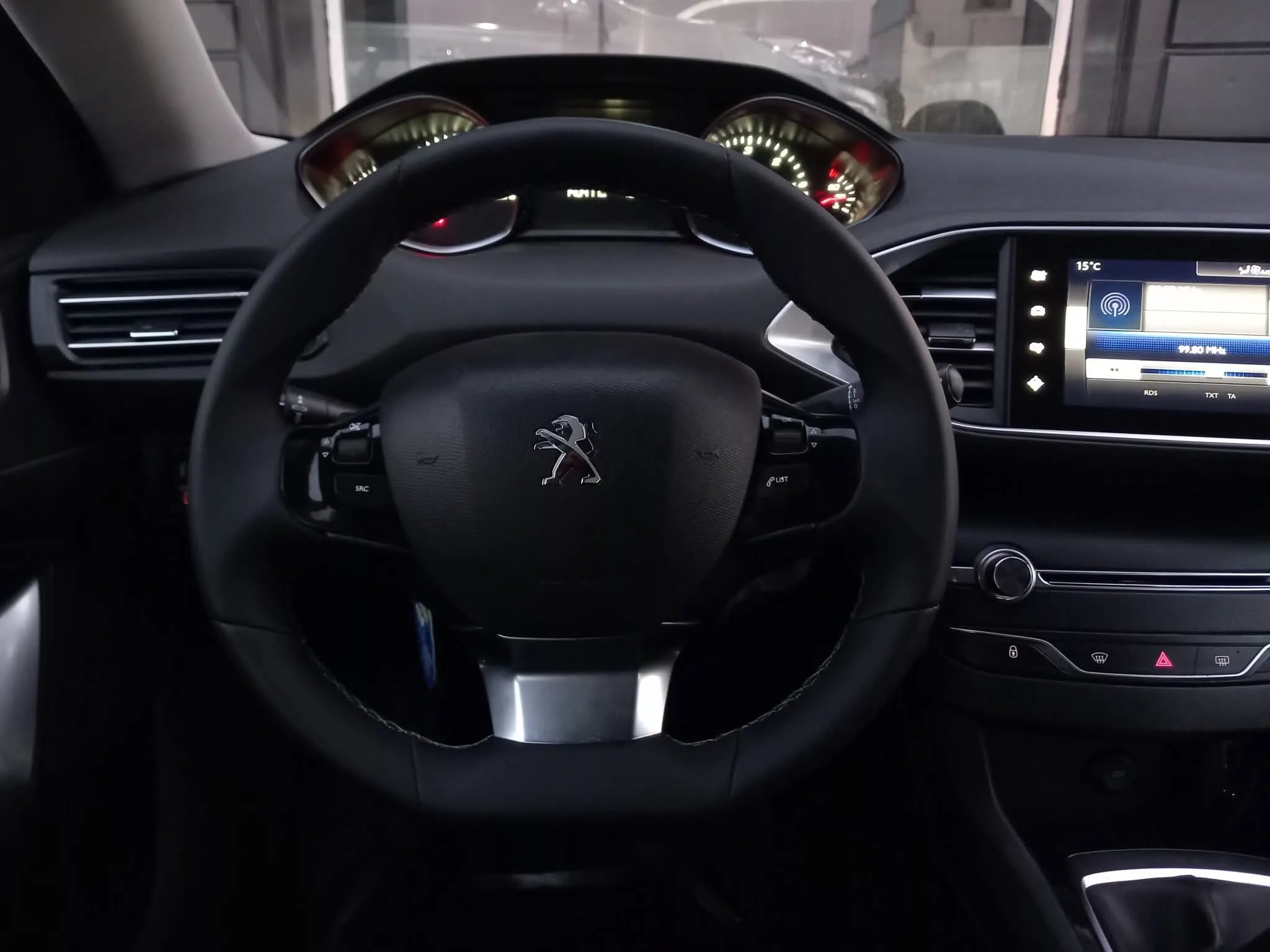 Peugeot 308 blue-HDI