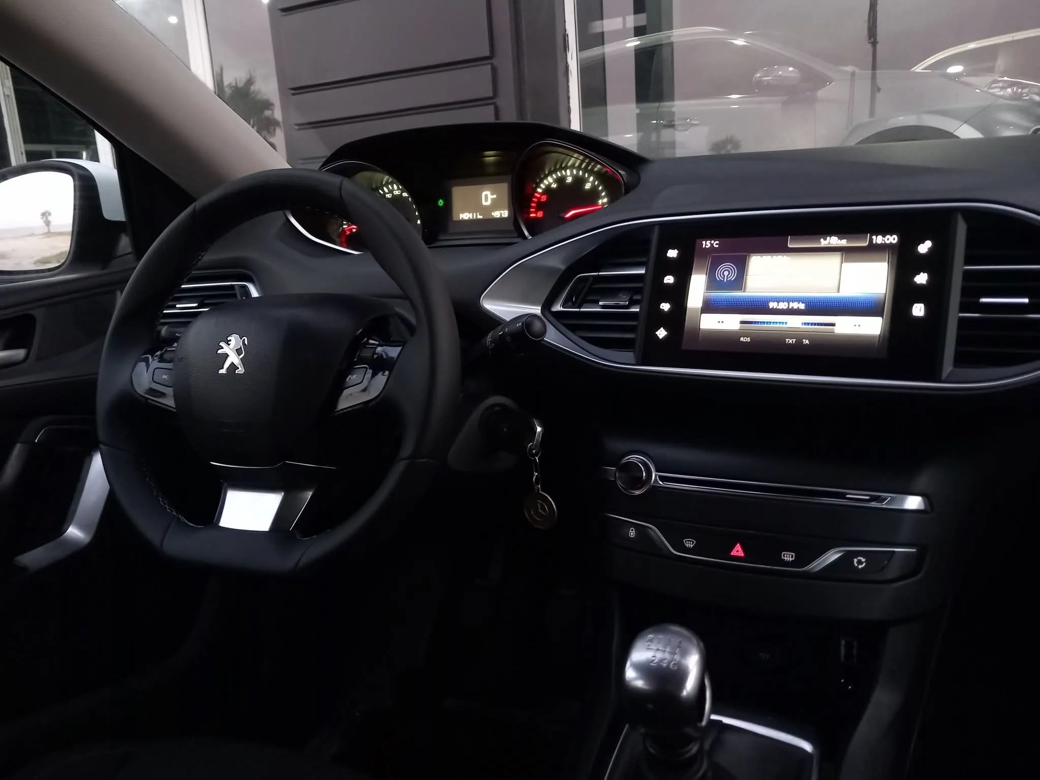 Peugeot 308 blue-HDI