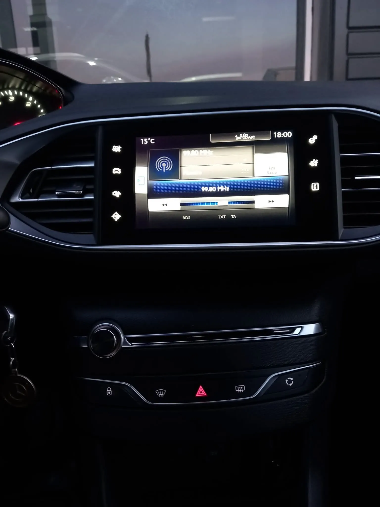 Peugeot 308 blue-HDI