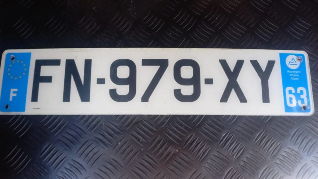 Peugeot 308 blue-HDI