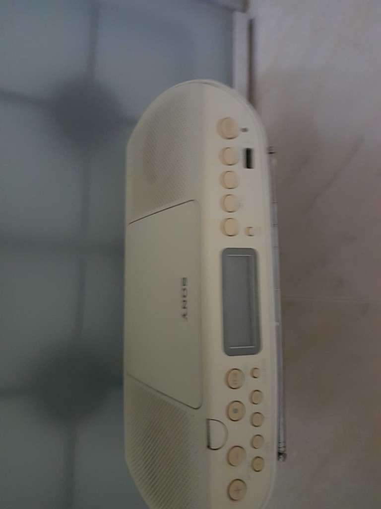 Poste sony boom box.