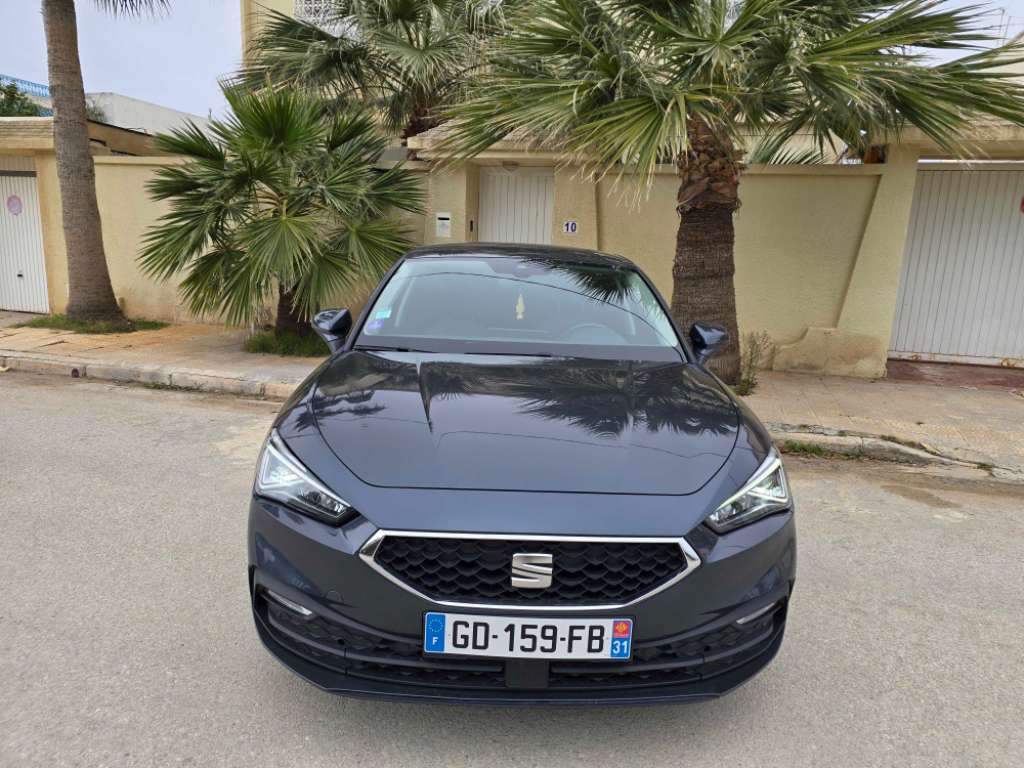 Av Seat Léon 2022 essence 6cv boîte 6 ttoption importée série 258 tél 23.964.164/27.550.630 