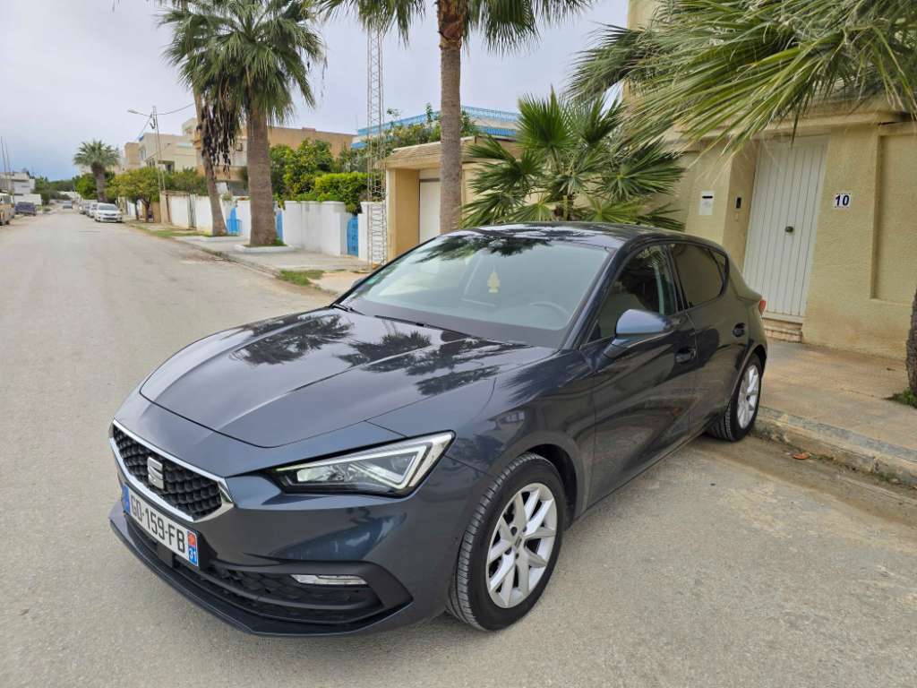 Av Seat Léon 2022 essence 6cv boîte 6 ttoption importée série 258 tél 23.964.164/27.550.630 