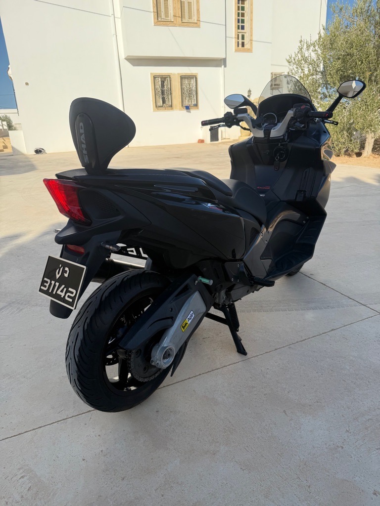 Aprilia SRV 850 très propre 