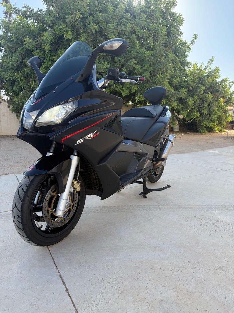 Aprilia SRV 850 très propre 