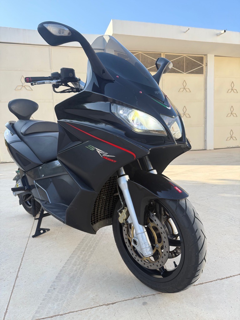 Aprilia SRV 850 très propre 