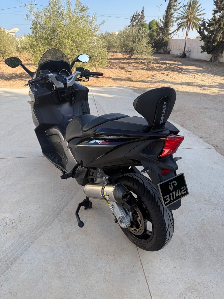 Aprilia SRV 850 très propre 