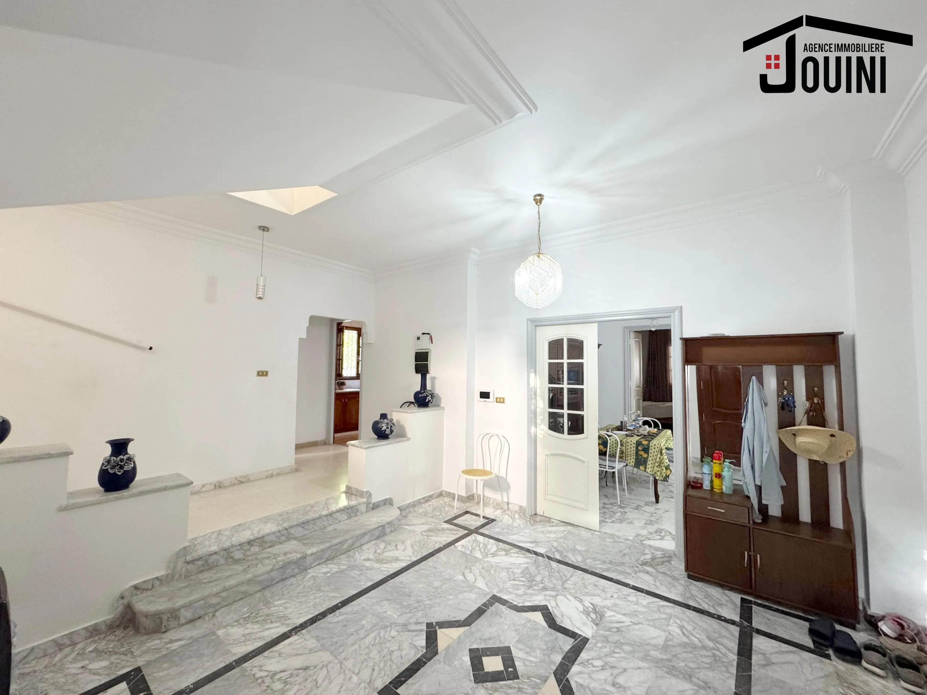 Grande Villa Près De Fatouma Bourguiba Au Bardo
