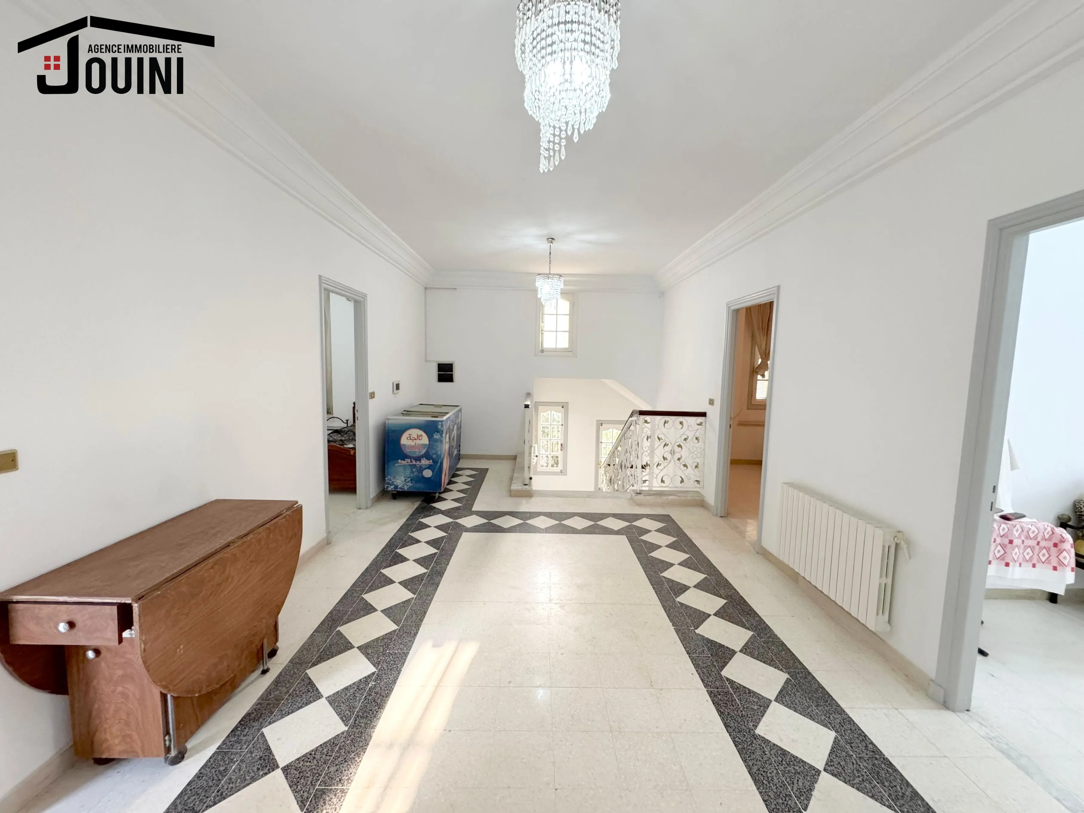 Grande Villa Près De Fatouma Bourguiba Au Bardo