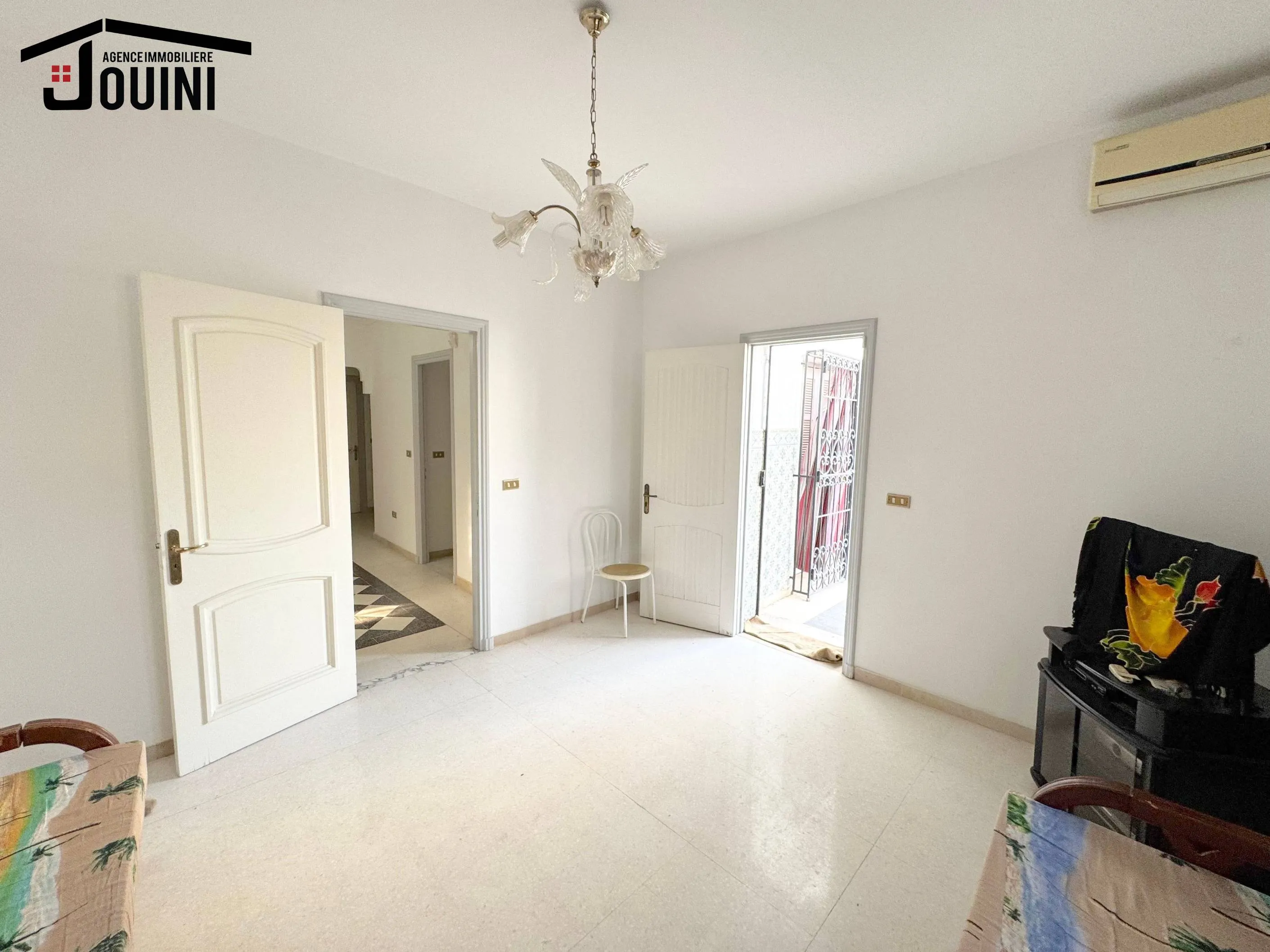 Grande Villa Près De Fatouma Bourguiba Au Bardo