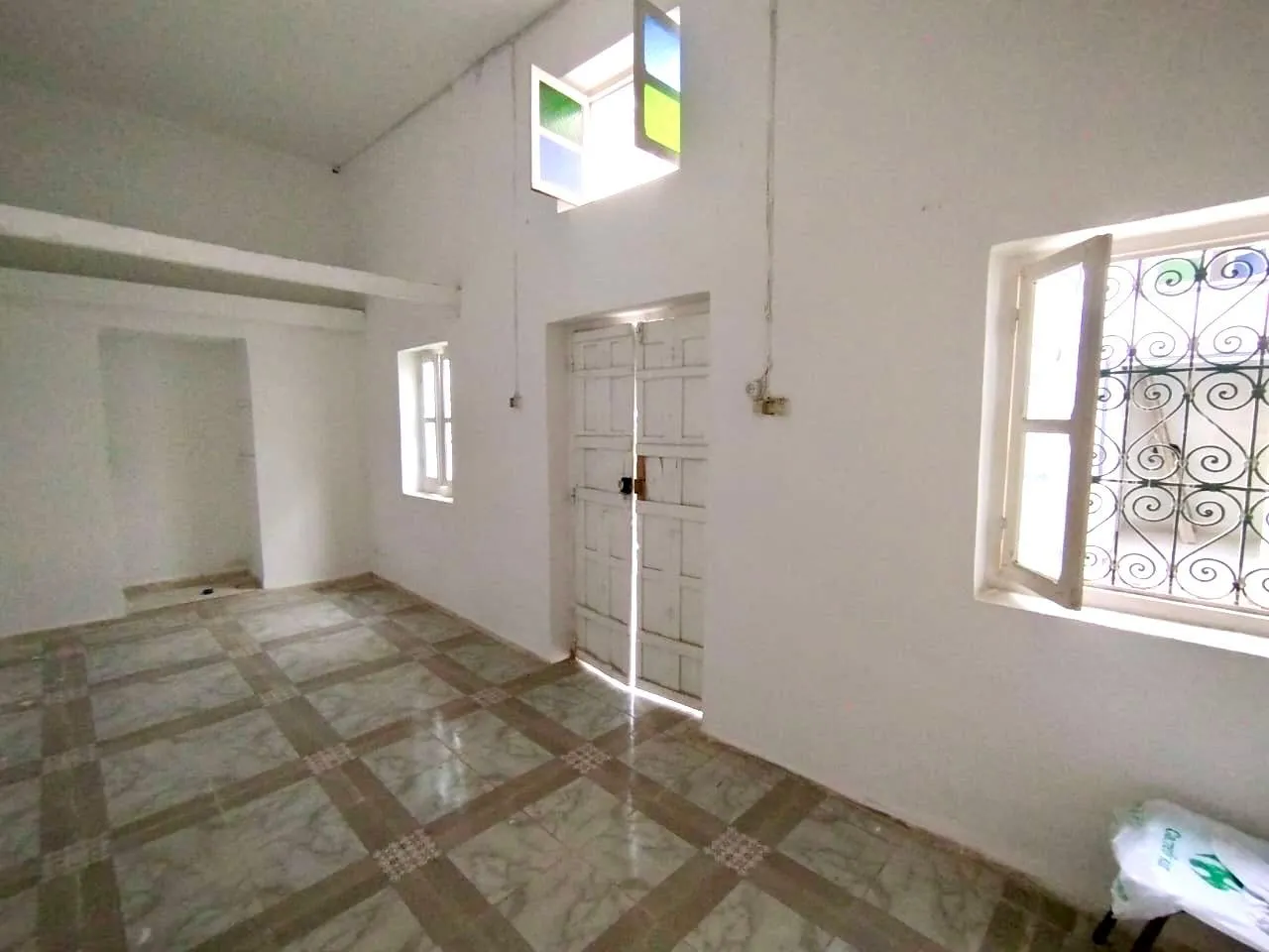 À VENDRE - Maison Traditionnelle Authentique à la Médina de Tunis,.