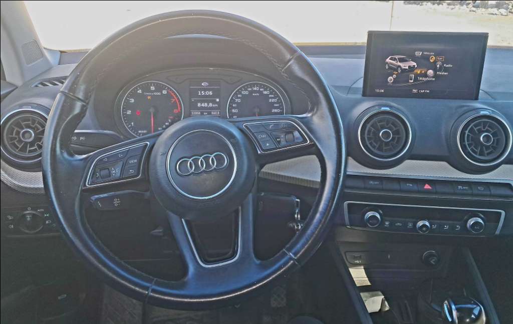 Vend Audi Q2 année 2021 en bon état