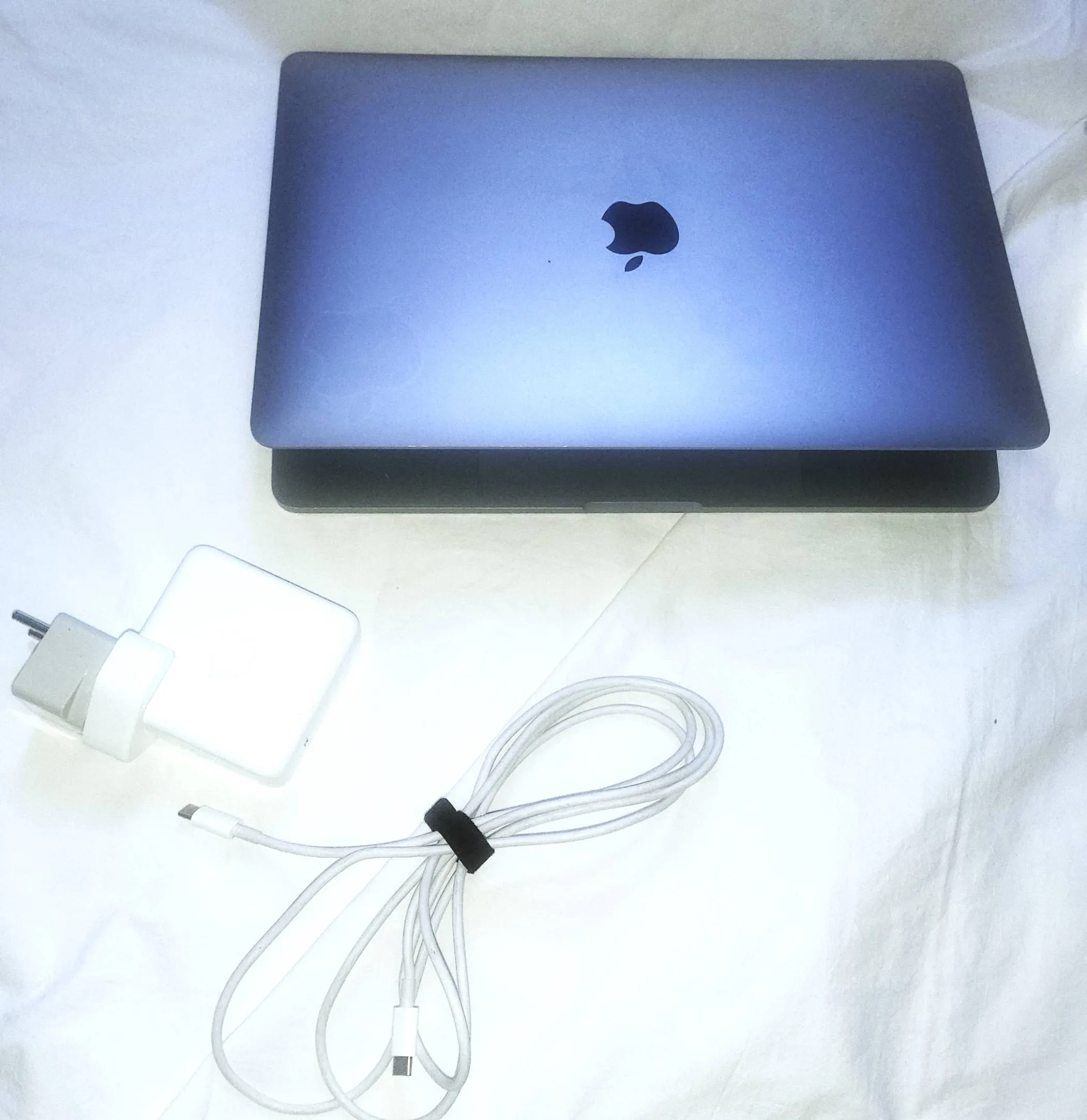 MacBook Pro   13,3"  A 2159