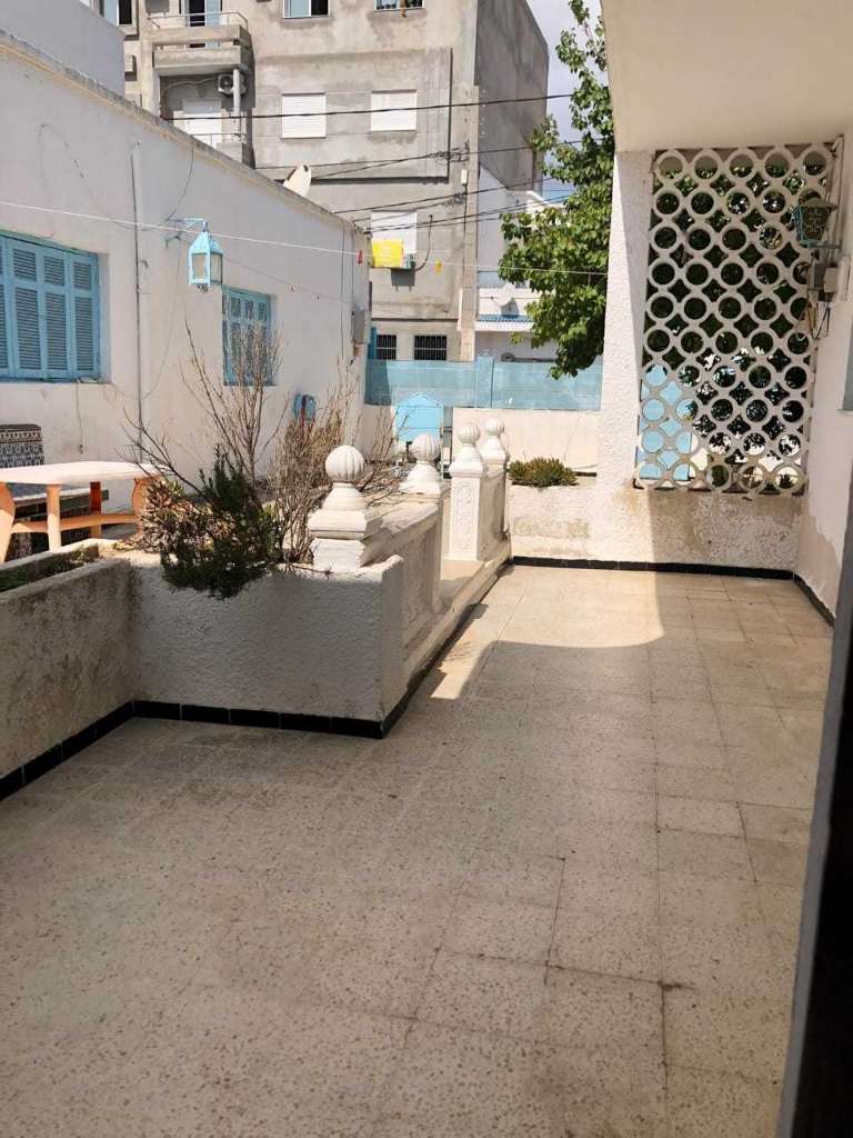  À Vendre – Villa à Ben Arous, Avenue Farhat Hached