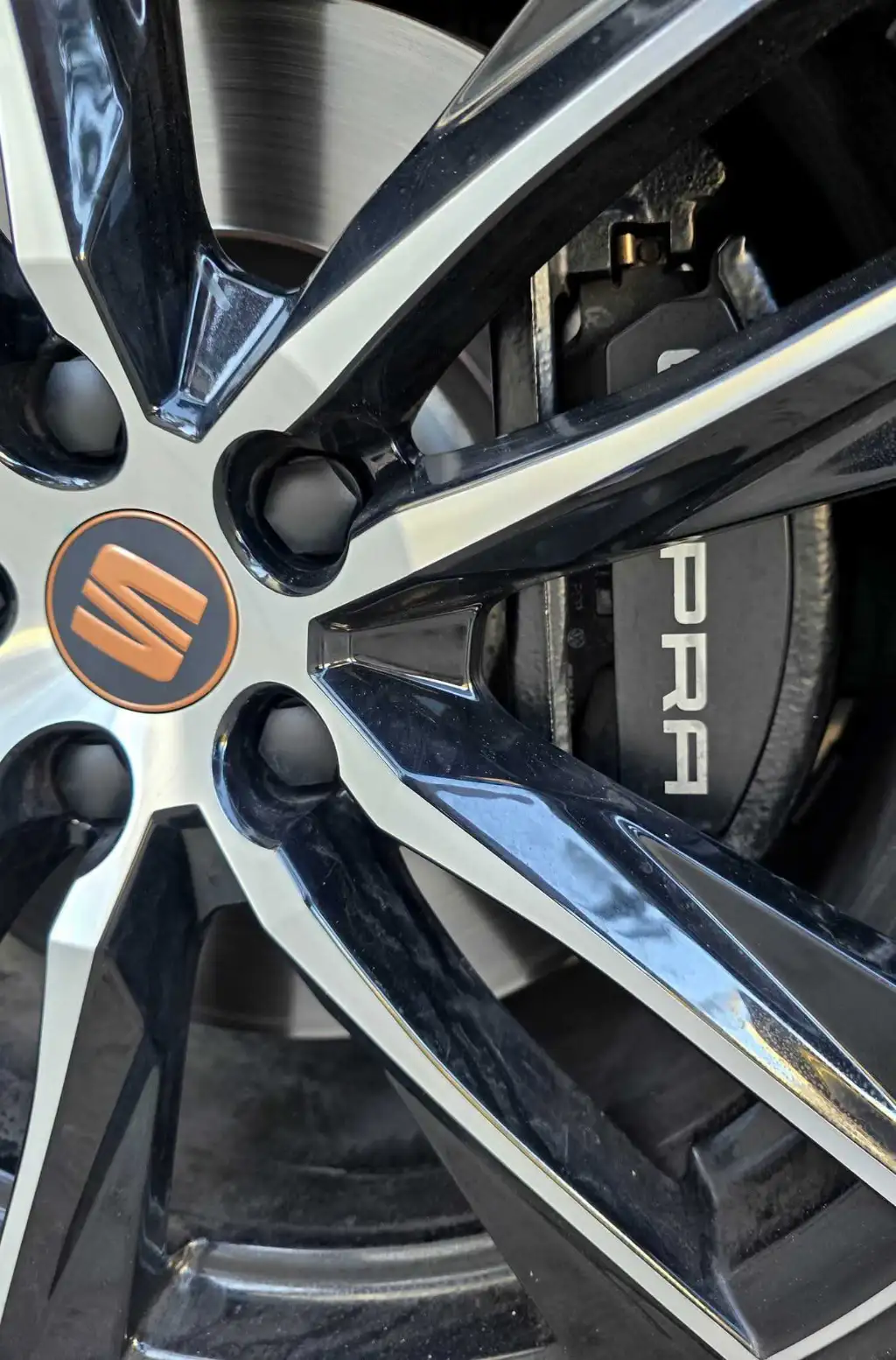 CUPRA 2020 ESSENCE 2LITRES 15.000KMđ„
đOn accepte l'Ă©change des voitures 29 130 012