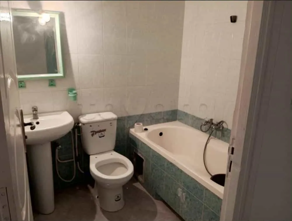 un appartement s+2 vide au 2éme étage a louer situé a Bardo derrière pâtisserie ranim