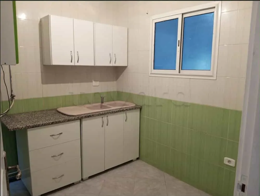 un appartement s+2 vide au 2éme étage a louer situé a Bardo derrière pâtisserie ranim
